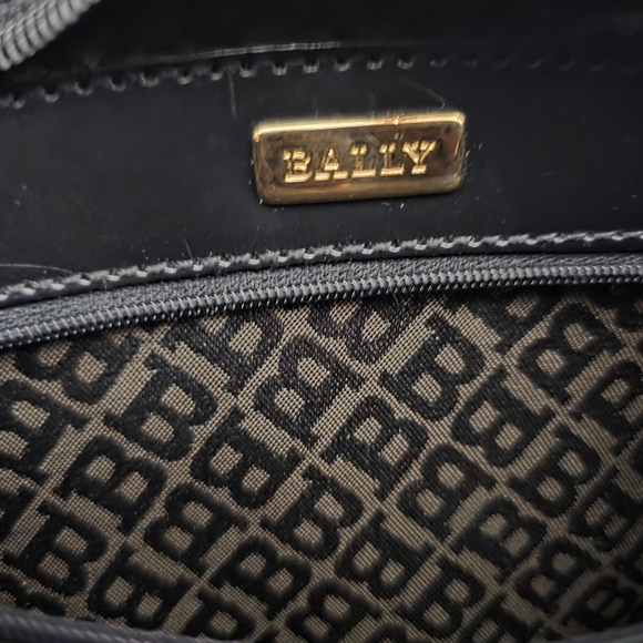 Vintage Bally Black Leather Shoulder Bag  Gold BB Logo |Authentic w/ COA - Picture 2 of 15